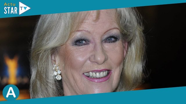 Evelyne Leclercq Tournez manège, femme libre sa vie loin de Paris, sous les palmiers pour passe