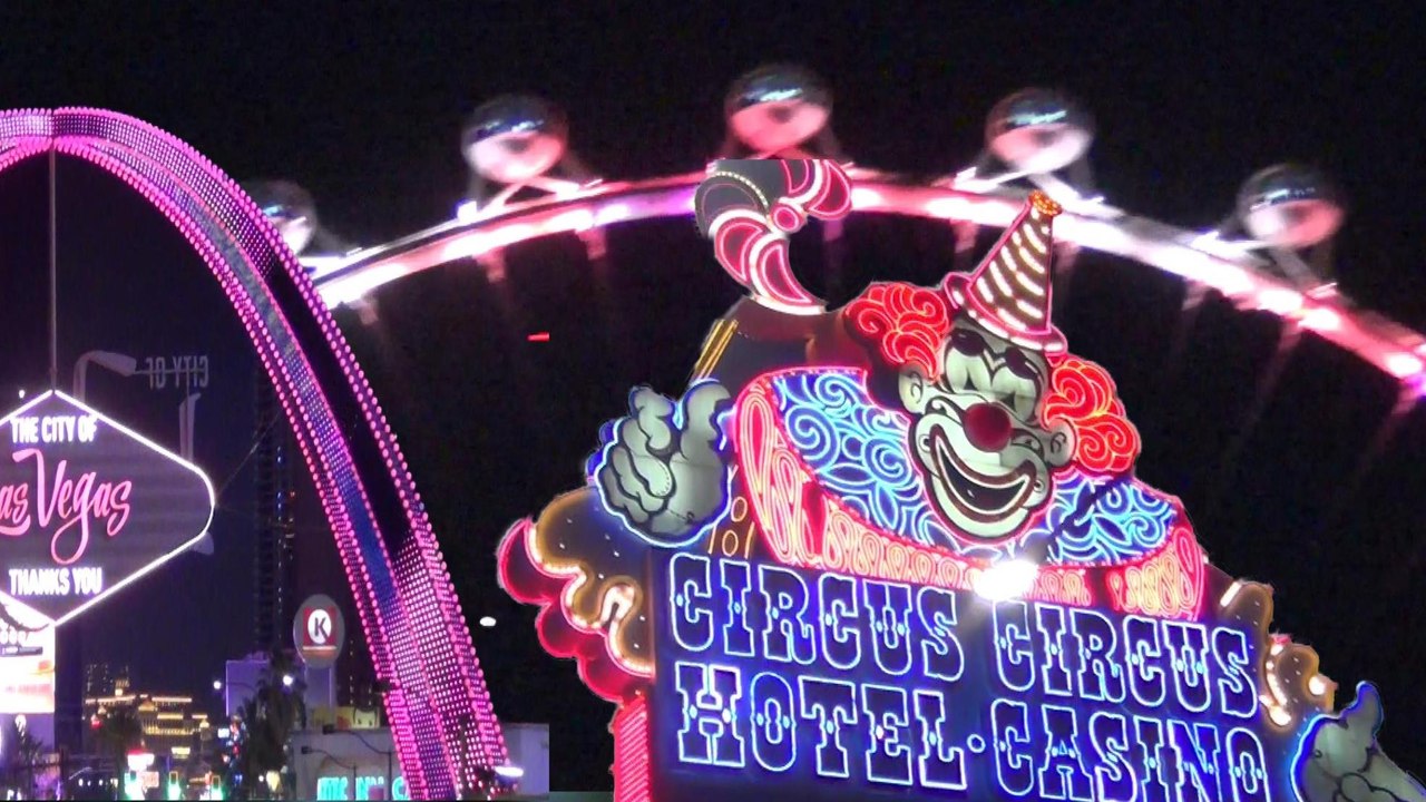 Las Vegas Bus Tour 2-2, Fremont to The Strip, Fremont St Experience Show, Alter Ego Band, USACan23.036, 23 Jun 23