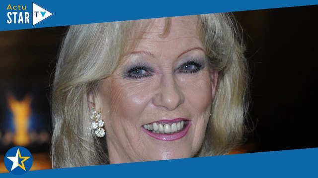 Evelyne Leclercq Tournez manège, femme libre sa vie loin de Paris, sous les palmiers pour passe