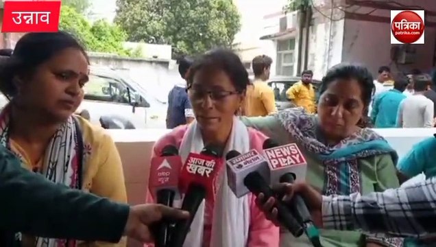 Video story: अखिलेश यादव ने कहा हत्या, सीओ ने बताया हार्ट अटैक से मौत, मृतक पत्नी ने बताया