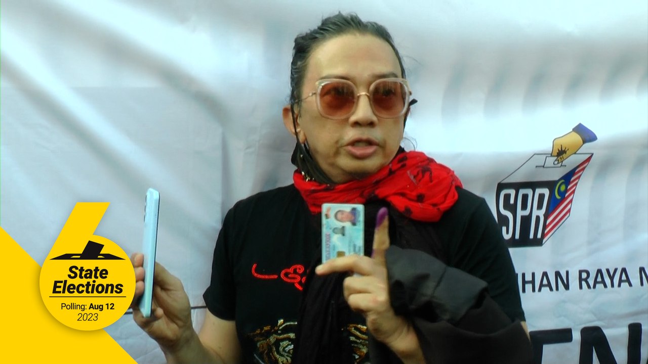 State polls: Diva AA among first to vote in Hulu Kelang, where brother Azmin is standing