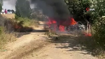 Kaza yapan otomobil yandı: 2 yaralı