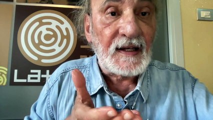 MICHELA MURGIA TRA L'UOVO E LA GALLINA