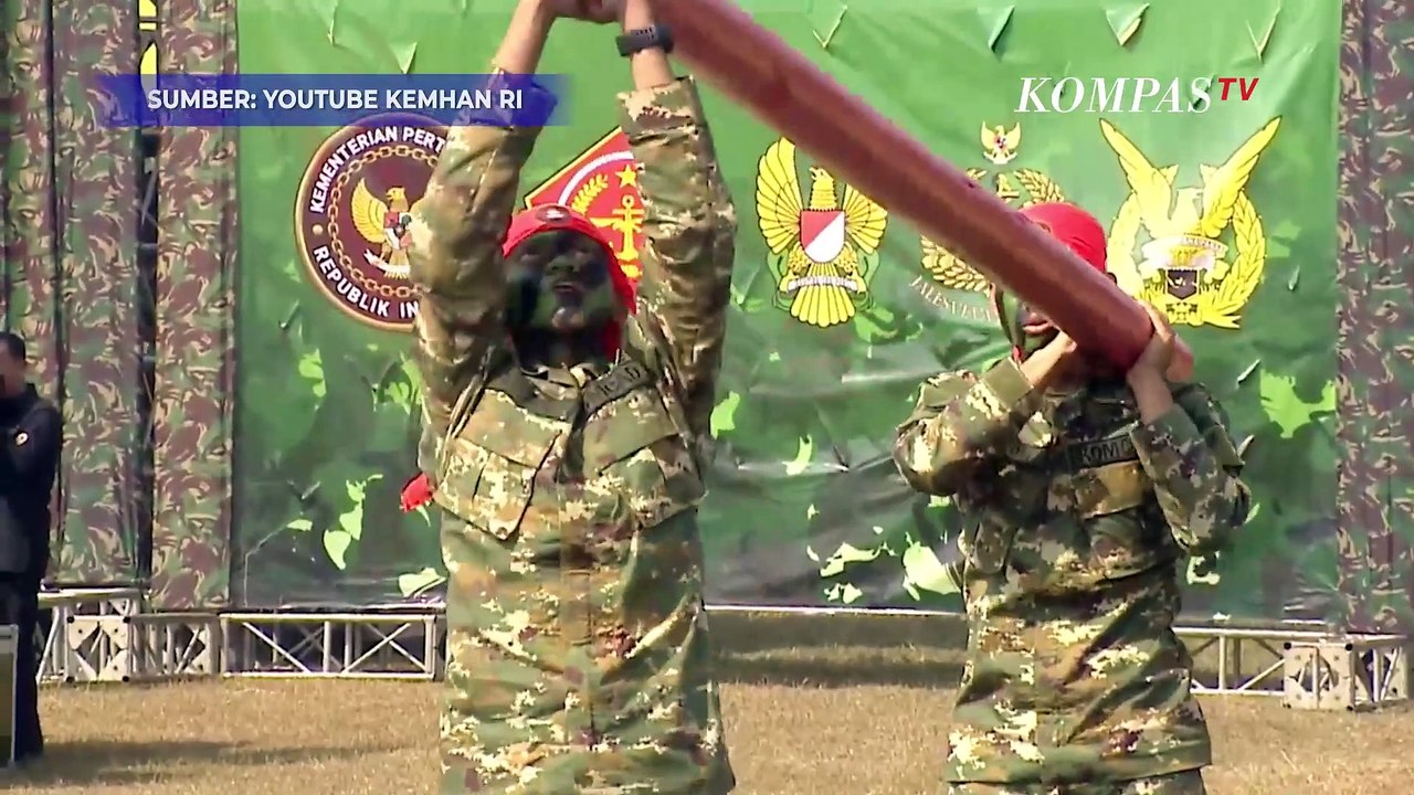 Momen Menhan Prabowo Saksikan Atraksi Personel Komcad Tarik Truk 3 Ton