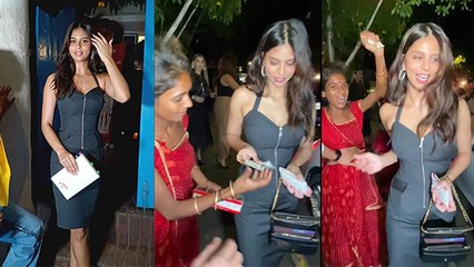 Suhana Khan Black Bodycon Dress में दिखी Glamorous, Book Launch Event के बाहर 500 Notes देते Viral