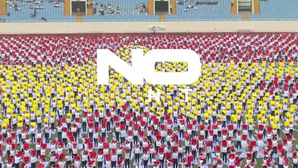 Vietnam: sessione di yoga di massa ad Hanoi