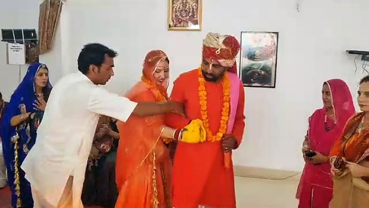#Russia की सैनिया बीकानेर के मयंक की हरे कृष्णा हरे रामा खास शादी | Love #shorts  #harekrishna  #rajasthan