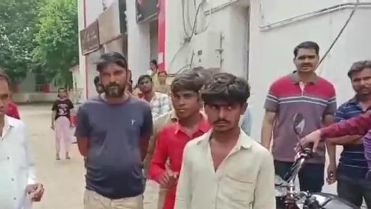 चाचौड़ा : आधार अपडेट के नाम पर रुपया लेते एक व्यक्ति को पकड़ा
