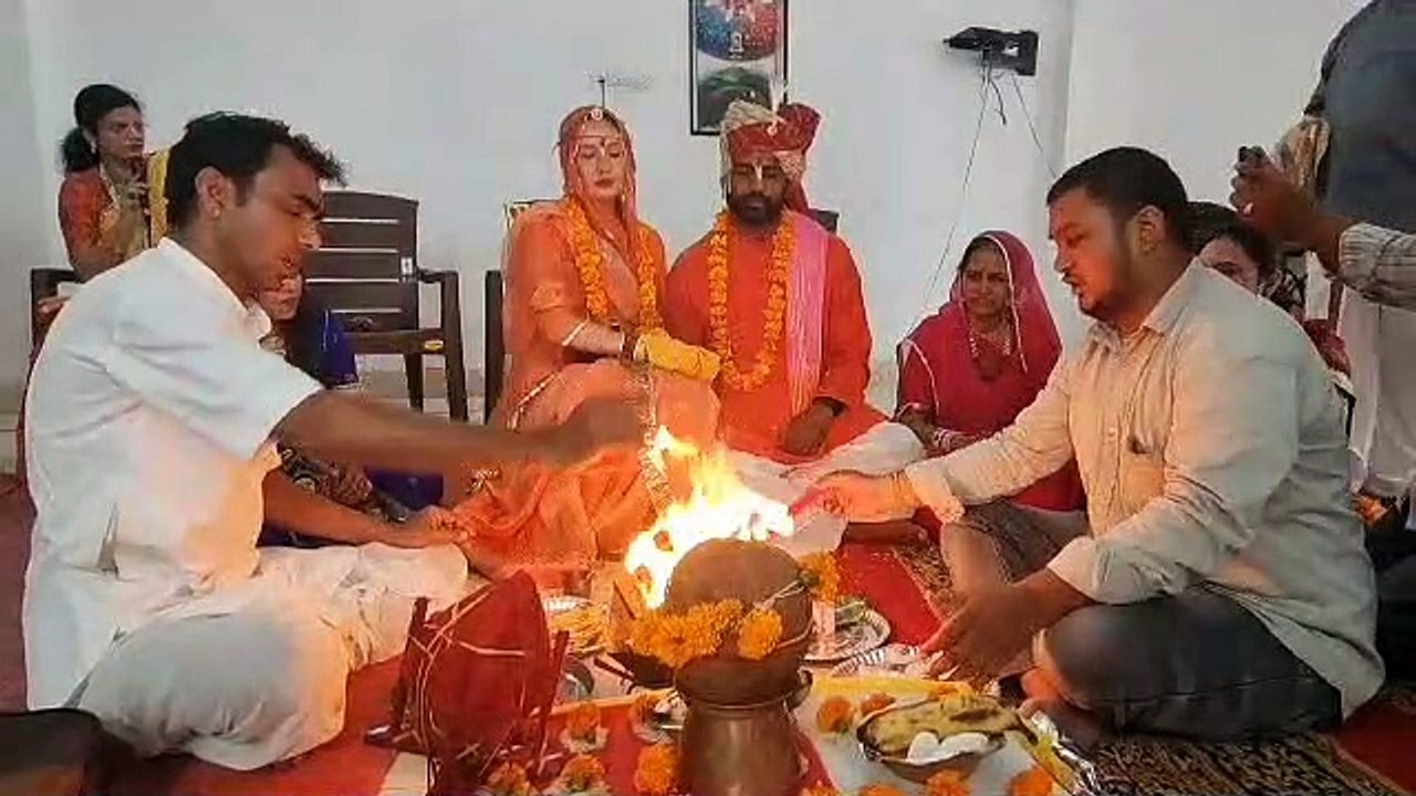 रुस की युवती को बीकानेर के युवक से Love