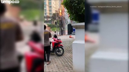 Soal Kabel Semrawut Lagi, Kali ini Terbakar di Tiangnya di Pakubuwono
