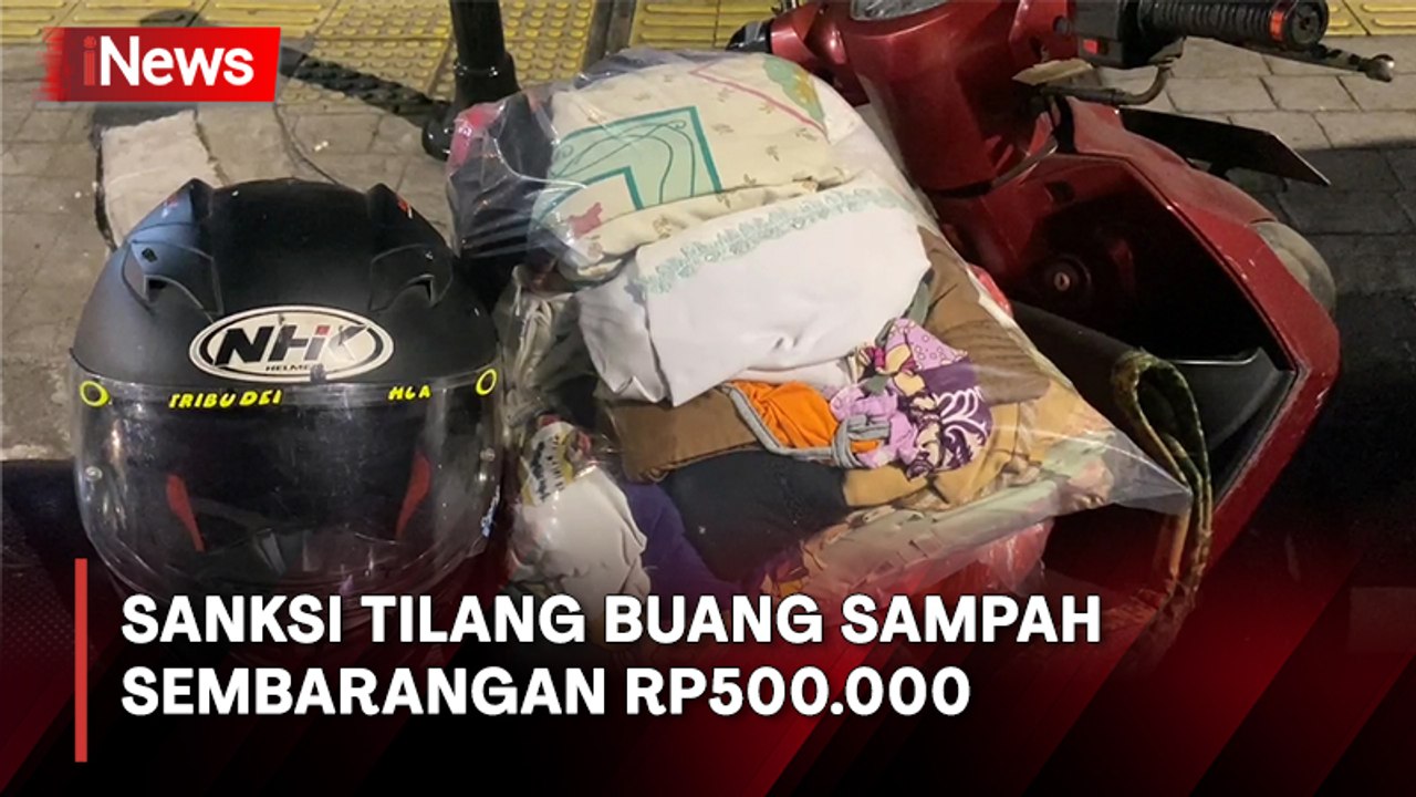 Petugas Tilang Pelaku Buang Sampah Sembarangan di Cilandak
