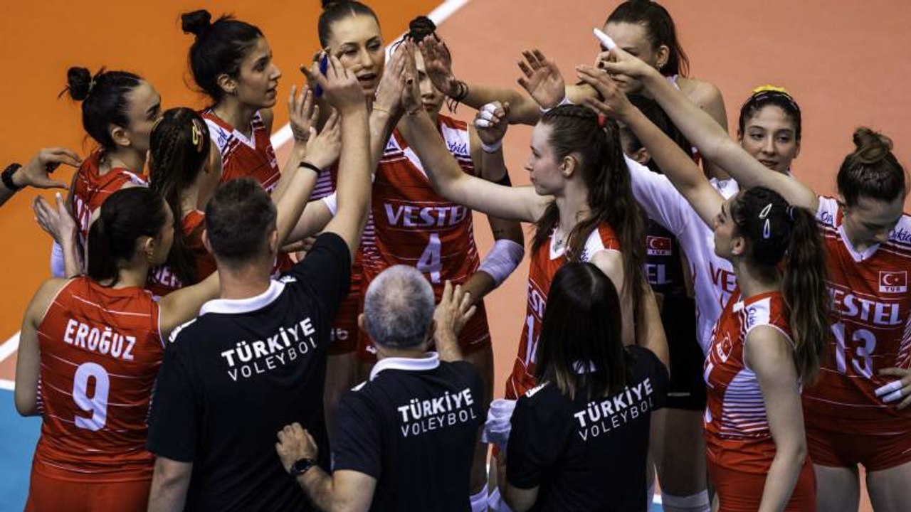 U19 Kız Milli Voleybol Takımı, dünya ikincisi oldu