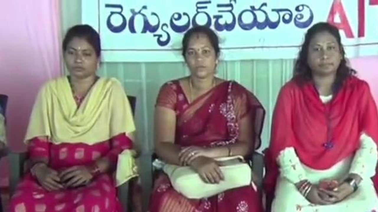 జగిత్యాల: మేము పరీక్షలు రాయం.. వెంటనే రెగ్యులరై...