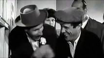 Franco e Ciccio cercano lavoro all'Ufficio di Collocamento - scene divertenti da ridere film cult I due pericoli pubblici 1964 Franco Franchi Ciccio Ingrassia