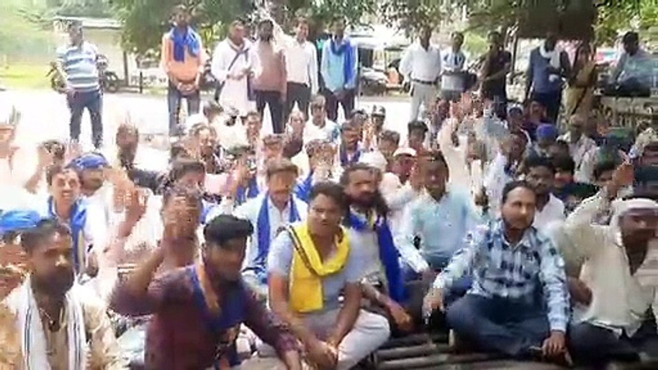 भीम आर्मी ने धरना देकर जताया विरोध,दिया ज्ञापन