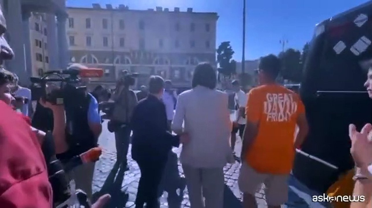 La segretaria del Pd Elly Schlein ai funerali di Michela Murgia