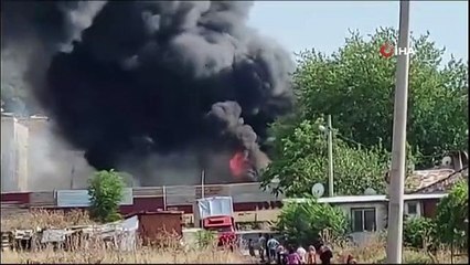 İzmir Buca'da Hurda Deposunda Yangın Çıktı