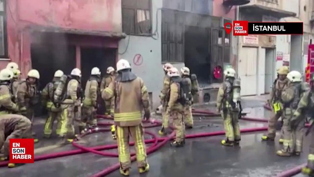Bayrampaşa’da 4 katlı iş yerinde çıkan yangın paniğe neden oldu