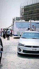 Emiratis transform their cars into mobile fridges_3