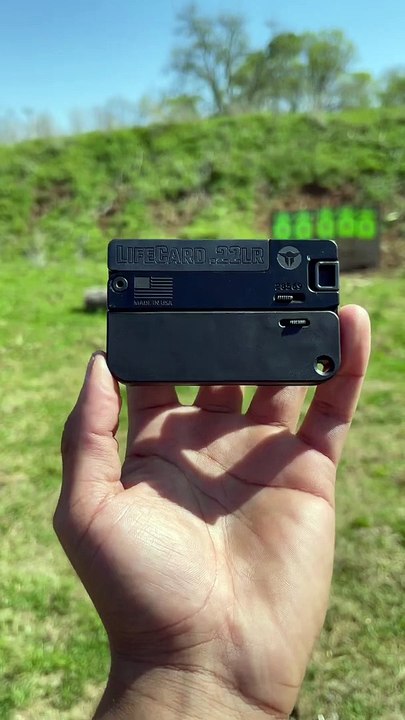 WORLD’S SMALLEST GUN / LIFECARD 22LR