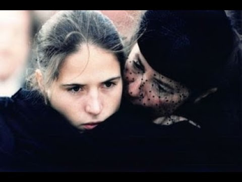 Mazarine Pingeot : la vie dans la "honte" avec sa mère, Anne Pingeot