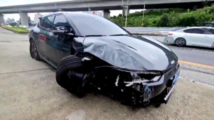 전기차 훔쳐 달아나다 사고 낸 초등학생 붙잡혀...동승자 추적 중 / YTN