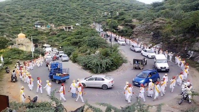 Kanwar Yatra: अजमेर में नाचते-गाते निकले कांवडि़ए, गूंज रहे जयकारे...