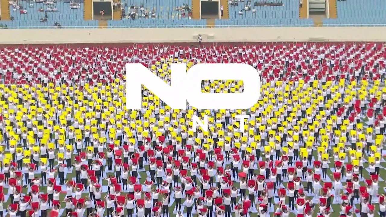 Massenyoga: Ein Hauch von Nordkorea in Hanoi