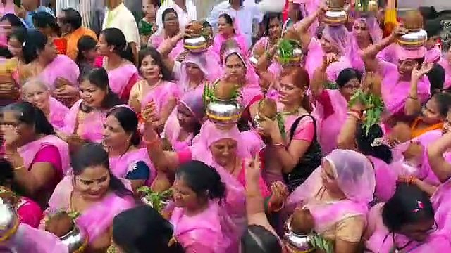 पुरुषोत्तम माह के दूसरे प्रदोष पर कांवड़ियों का मेला, शिव-भक्ति में नाचते हुए निकले लोग