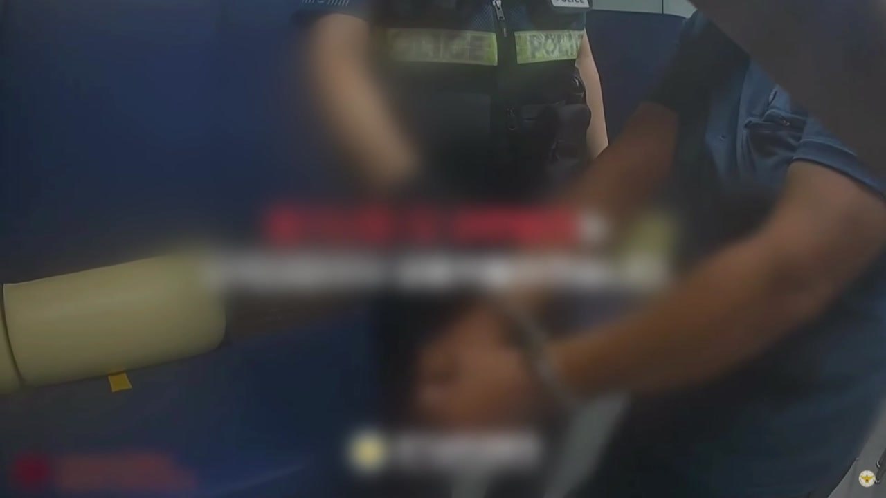 술 취해 흉기 들고 파출소 간 60대...테이저건에 제압 / YTN