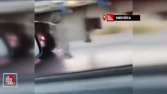 Meksika’da hırsız soymaya çalıştığı tırın altında sürüklendi