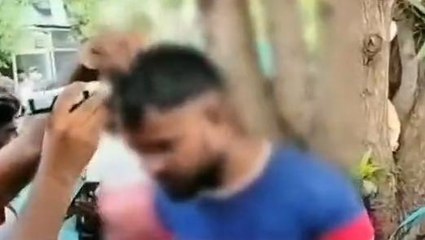 चोरी के आरोप में युवकों को तालिबानी सजा, हालत देख कांप उठे लोग