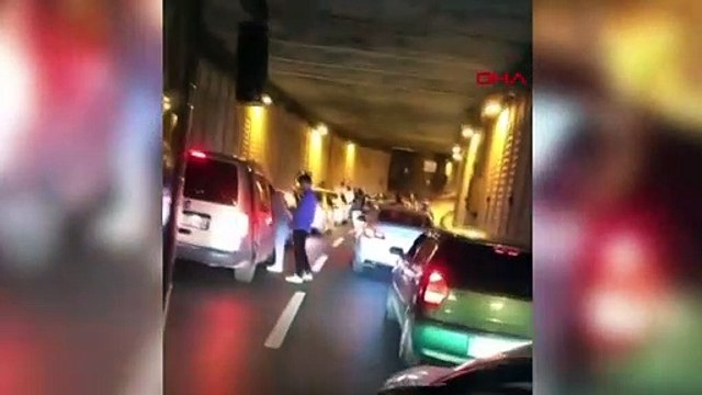 Ümraniye Dudullu'da Asker Eğlencesi Yapan Sürücülere Para Cezası