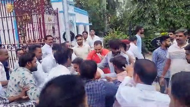 Video...करणी सेना की बैठक के बाद एक युवक ने सेना के प्रदेशाध्यक्ष को मारी गोली