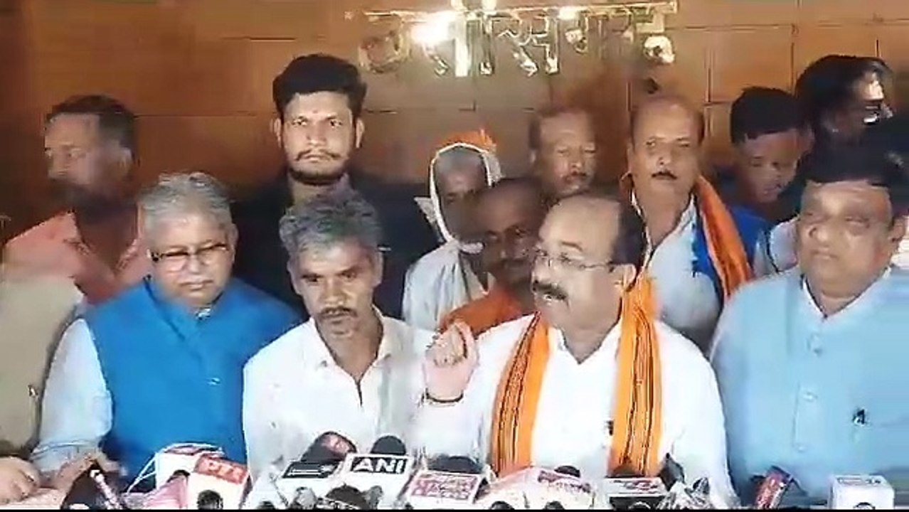 फर्जी हस्ताक्षर करवाने सरकार ने एसडीएम और तहसील...