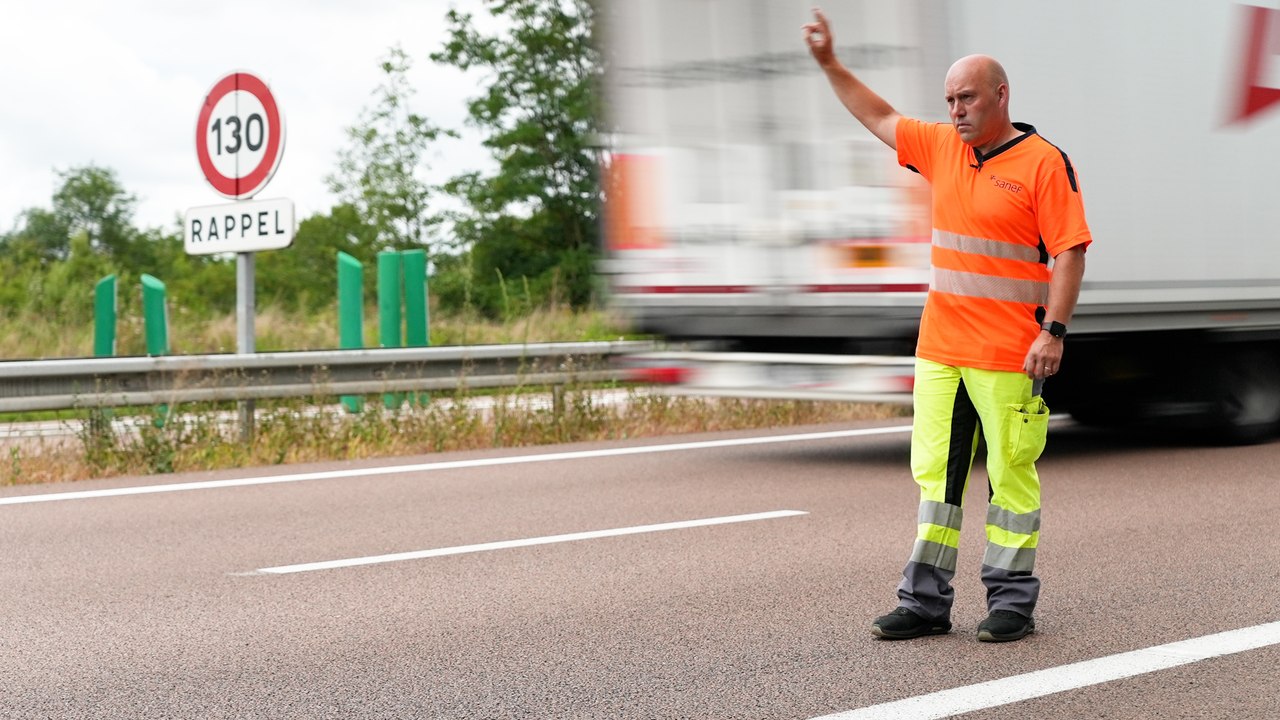 « On y pense dans un coin de notre tête » : sur l’autoroute, les patrouilleurs face au danger