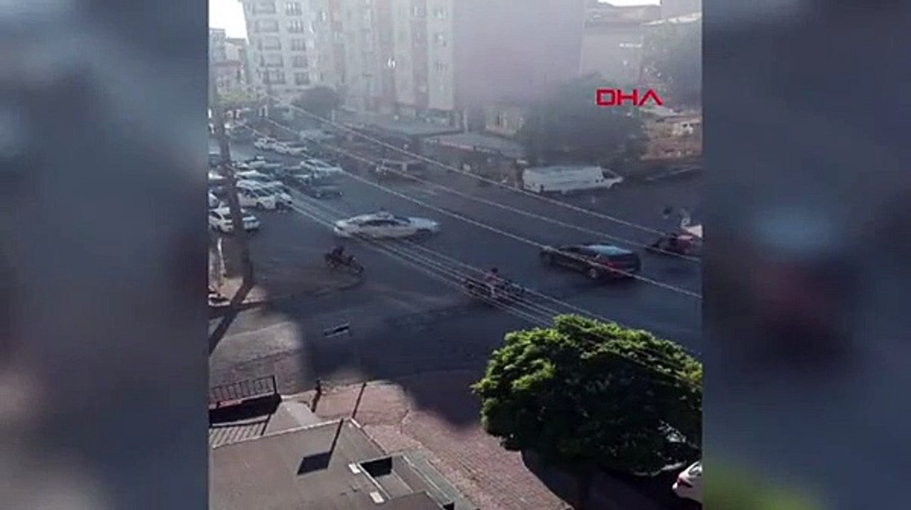 Magandalar yol kesti! Dakikalarca drift yaptılar