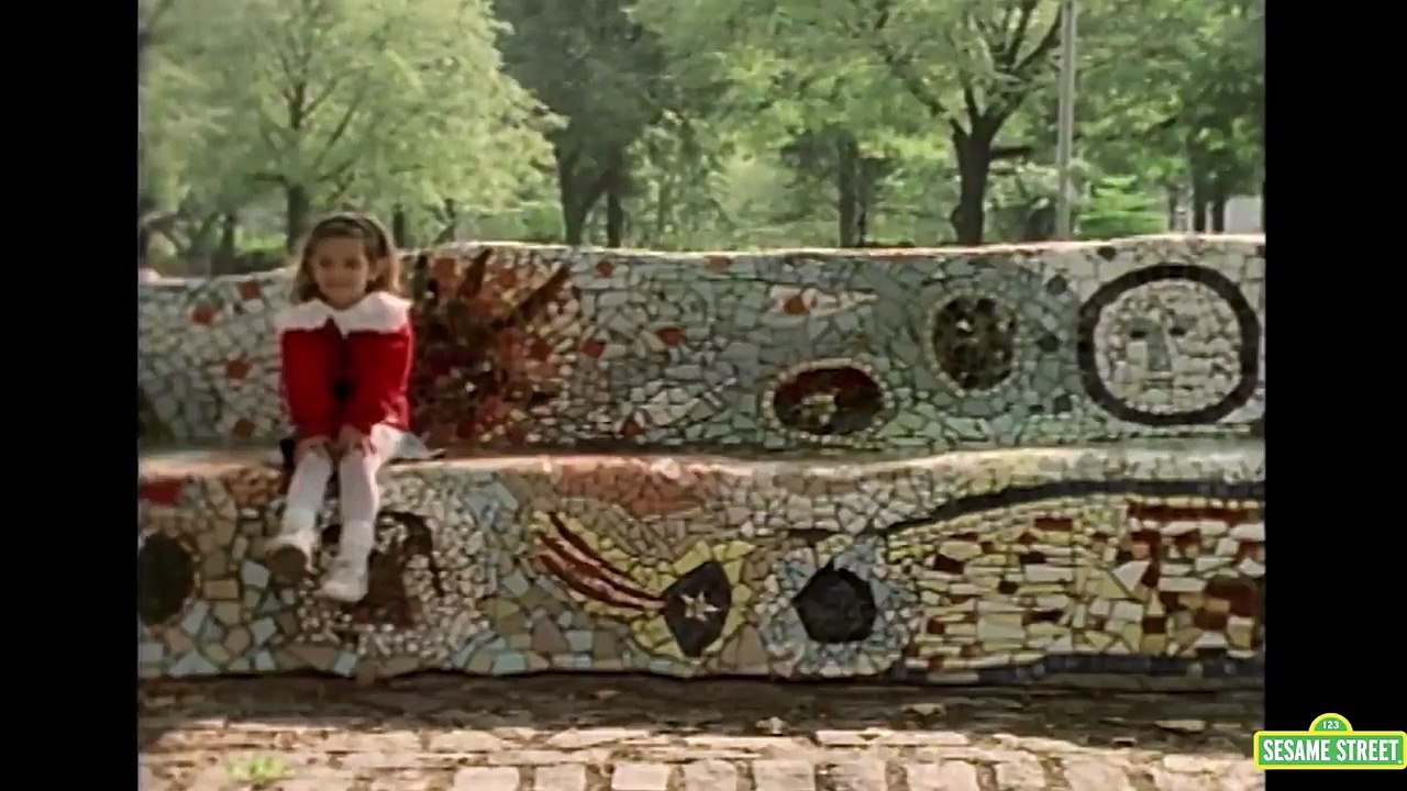 Sesame Street: The Count counts down from 5 to 0