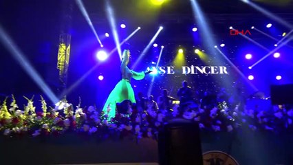 Ayşe Dinçer et Sibel peuvent donner un concert à Gökbel Oil Wrestling