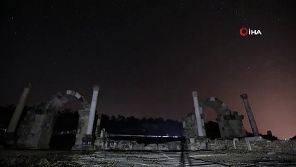 Tout pour regarder la pluie de météorites perséides ! Des citoyens de toute la Turquie ont passé la nuit dans les collines sombres