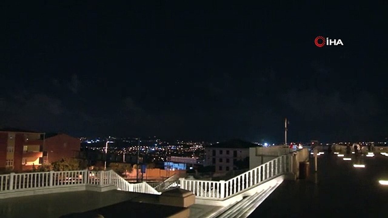 Les citoyens qui voulaient voir la pluie de météorites ont afflué vers les hauts lieux