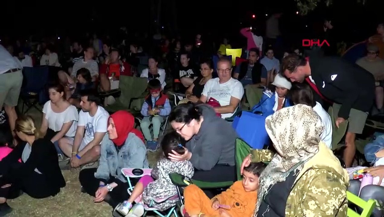 Istanbul est enfermée dans le ciel ! Pluie de météores perséides observée avec enthousiasme