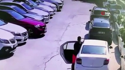 Un chauffeur de taxi a été blessé avec une arme à feu dans la bagarre déclenchée par des personnes qui n'avaient pas de réservation pour l'entreprise à Izmir