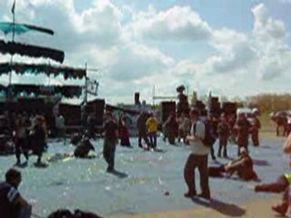 dj leax 3fazé @ teknival marigny 2004 Nawak 3fazé part 1