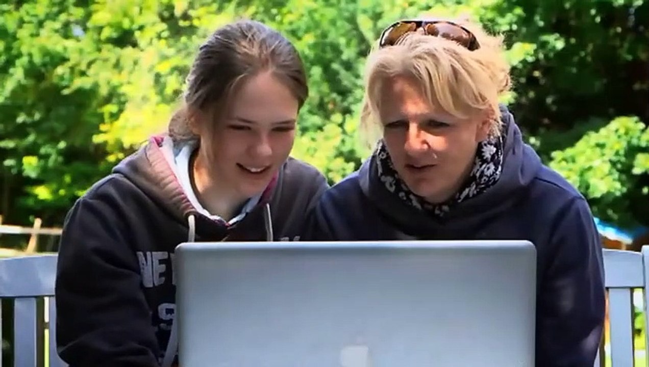 Ce cheval va faire un truc fou - ZAPPING SAUVAGE