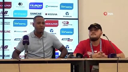 Patrick Kluivert, entraîneur d'Adana Demirspor : "Je suis fier de mes joueurs"