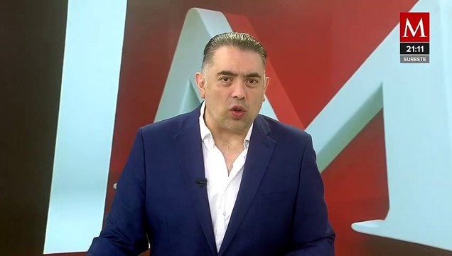 Andrés Manuel López Obrador presume primera locomotora del Tren Interoceánico