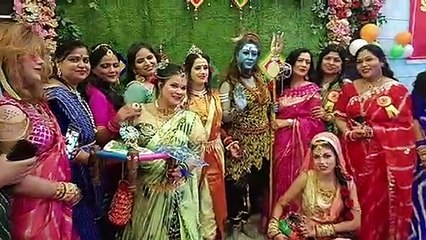 सावन में झूमे शिव पार्वती, कान्हा भी पधारे