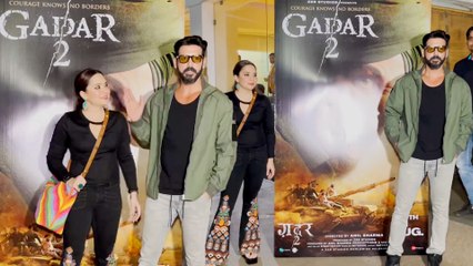 Скачать видео: Zayed Khan And Malaika Parekh At The Special Sceening Of Gadar Starrer Sunny Deol And Ameesha Patel