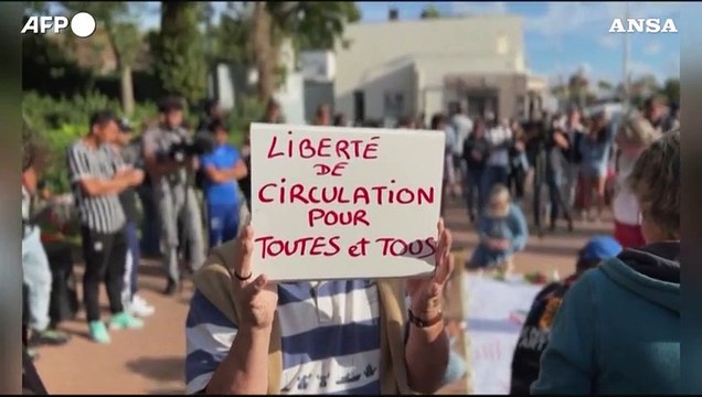 Migranti, naufragio nella Manica: Calais rende omaggio alle sei vittime
